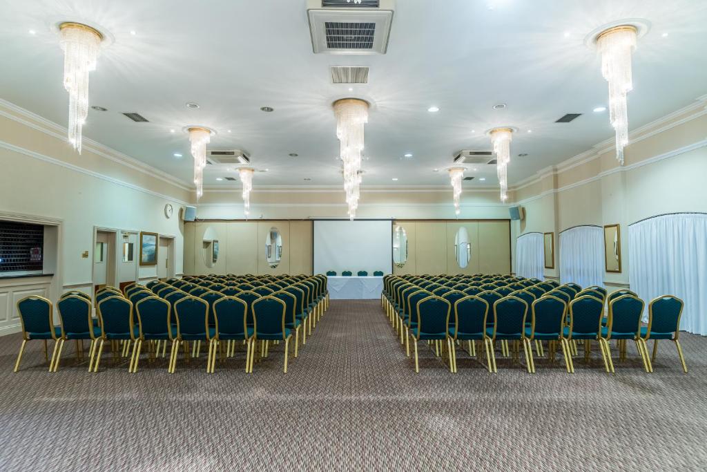 Parkway Hotel And Spa Cwmbran Parkway Hotel And Spa Cwmbran