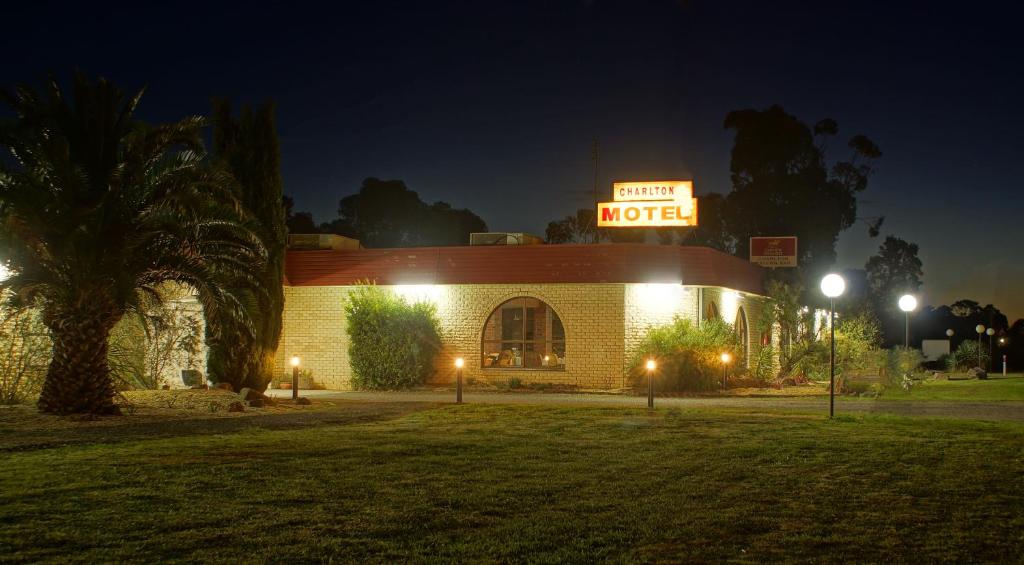 Charlton Motel photo