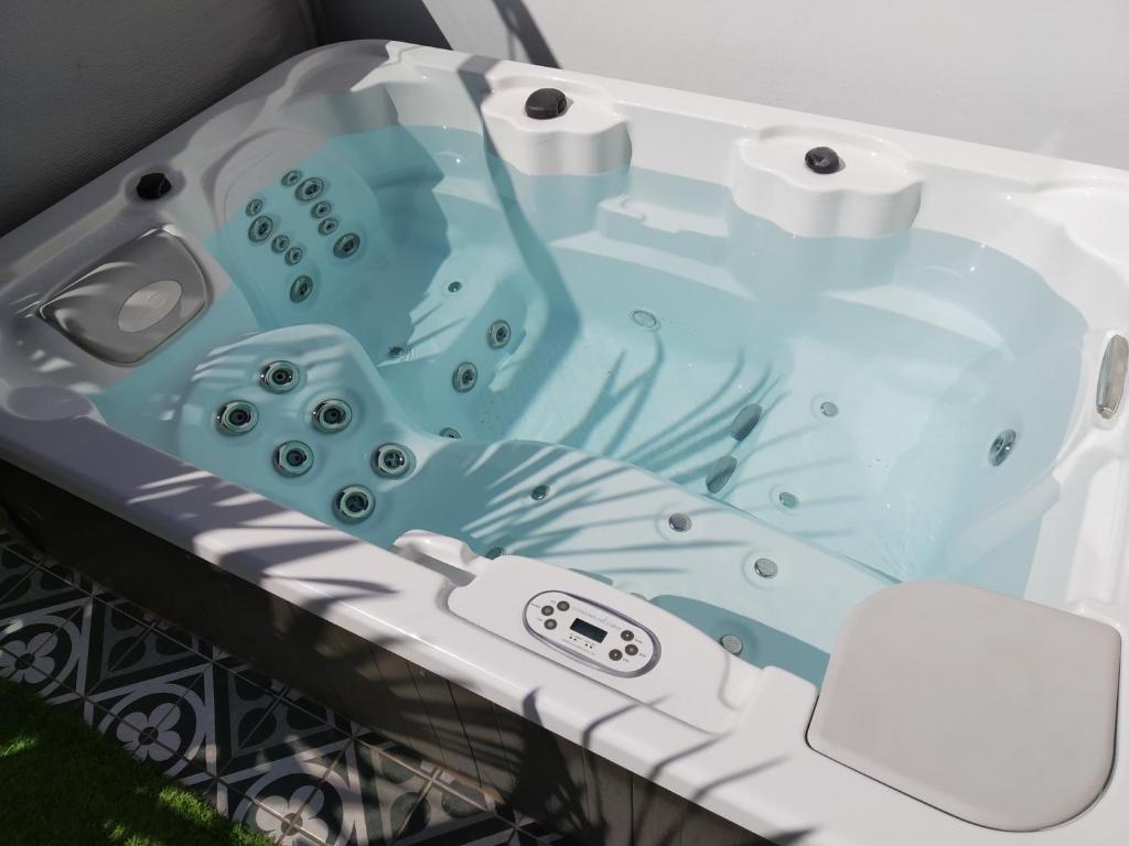 La Concha Boutique Apartments - Adults Only — Spa in Arrecife, Canary Islands
