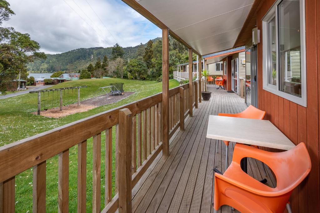 Blue Lake TOP 10 Holiday Park photo