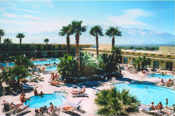 Desert Hot Springs Spa Hotel photo