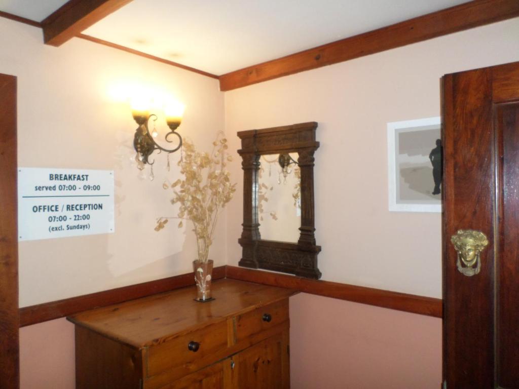 Foundry Guest Lodge photo
