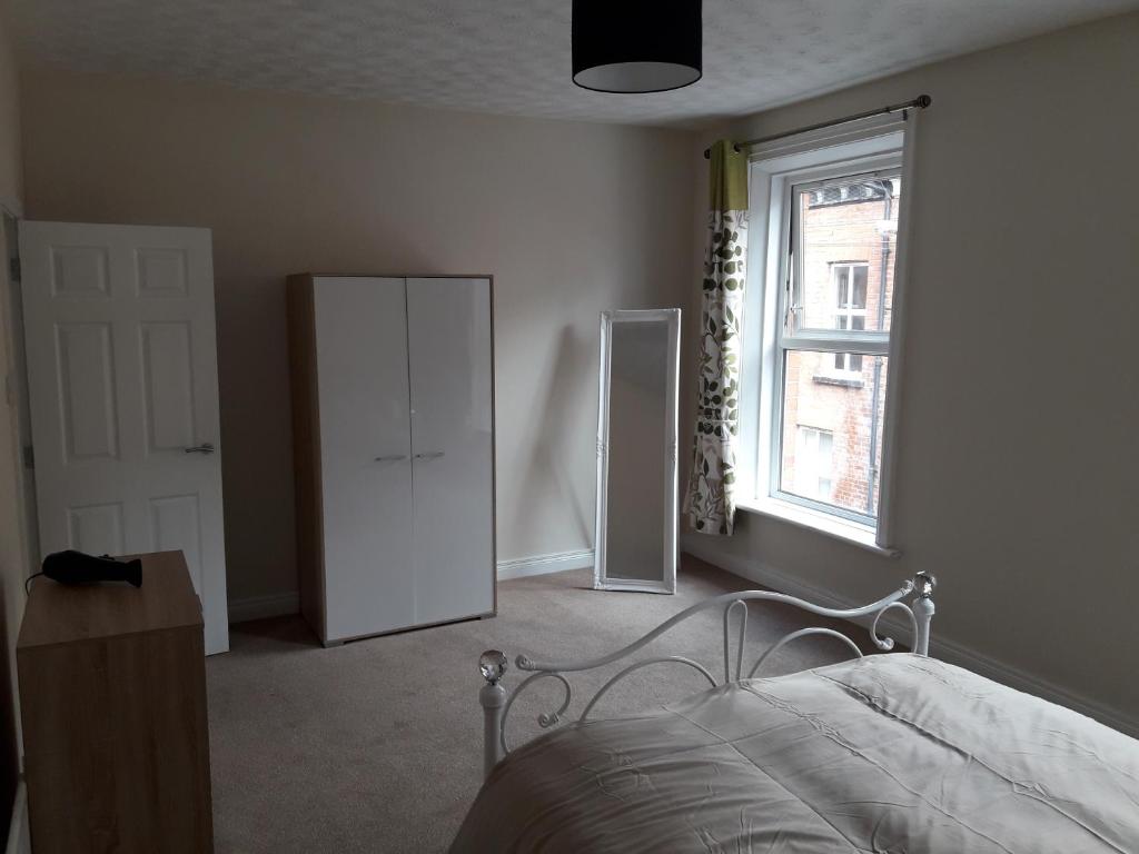 Castle Gate House Derry City Centre Townhouse 전경