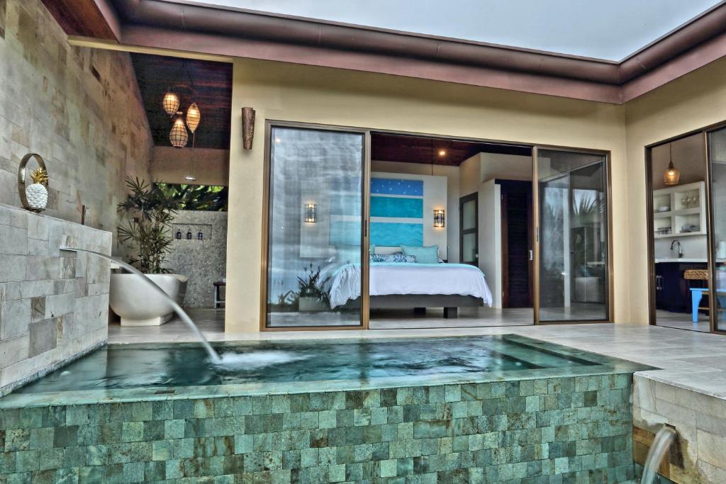 Golden Pineapple Villas-Adults Only photo