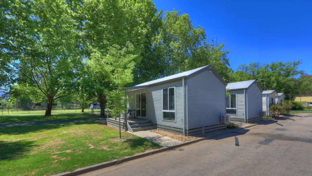 Myrtleford Holiday Park — Hotel in Myrtleford