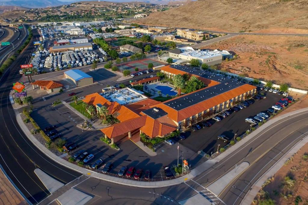 Desert Garden Inn A Trademark Collection Hotel Photo 8