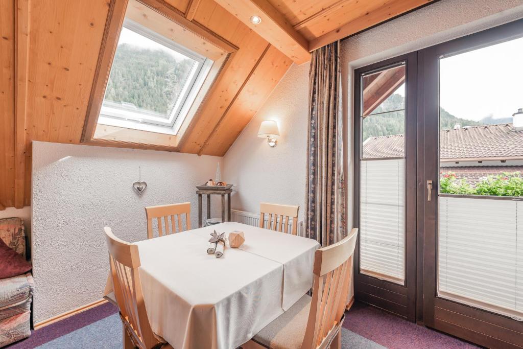 View, Alpin Apart Maurer in Langenfeld