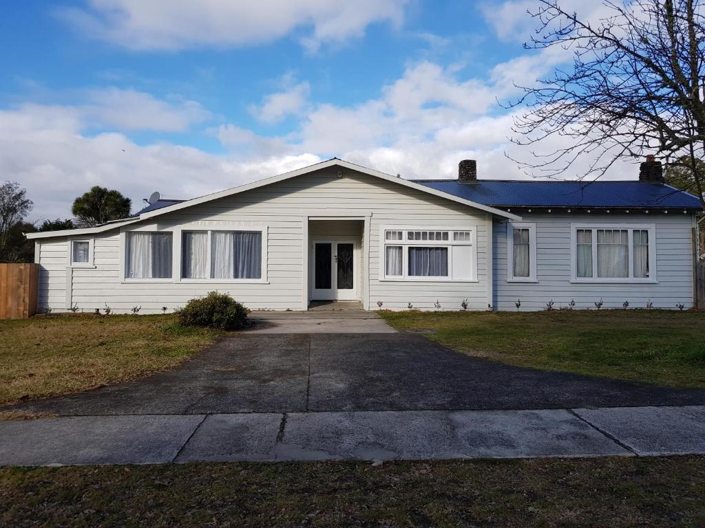 Taylors Lodge — Hotel in Turangi