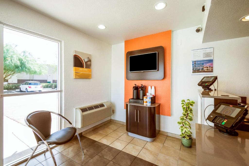 Motel 6-Youngtown, AZ - Phoenix - Sun City photo