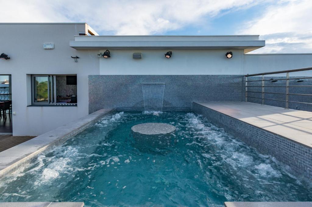Hot tub