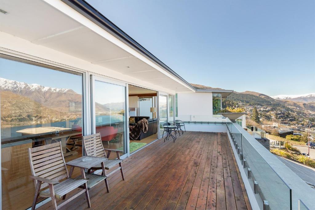 Luxe Home on the Hill photo