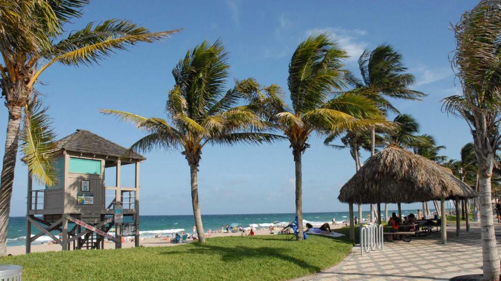 Club Lux Resort By The Beach photo