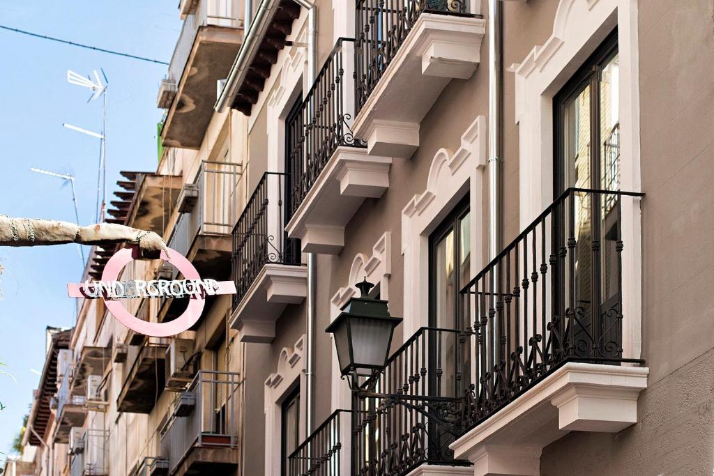 Chezmoihomes Sweet & Trendy nest in Granada Center for 6 photo