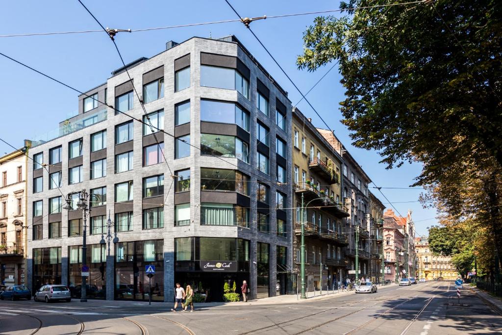 Academia Apartments photo
