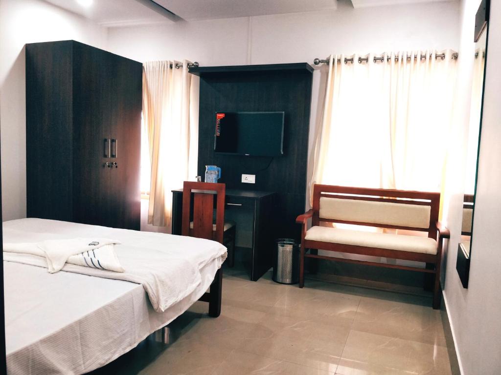 Prajapuri Hotel photo