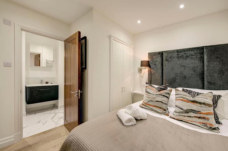 Somerset Court Kensington Apartments photo