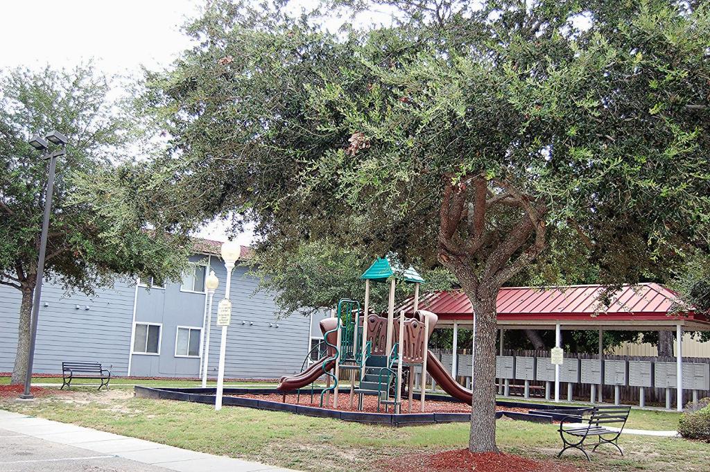 Oak Shores 30 Condo Main image 1