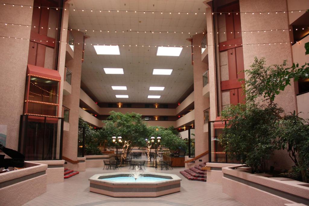 Lobby, Ramada by Wyndham Viscount Suites Tucson East in Tucson (AZ)