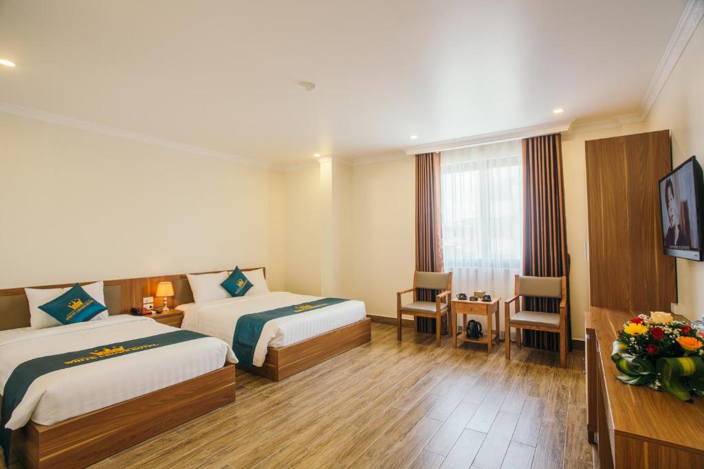 Khách sạn White Crown