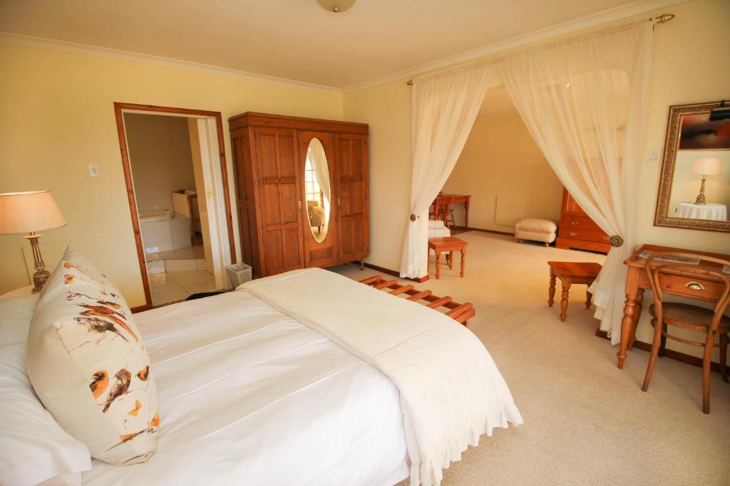 Montagu Little Sanctuary - Free Hot Spring Access photo