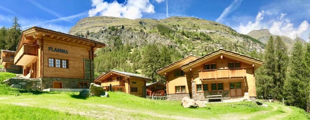 Element Chalets photo