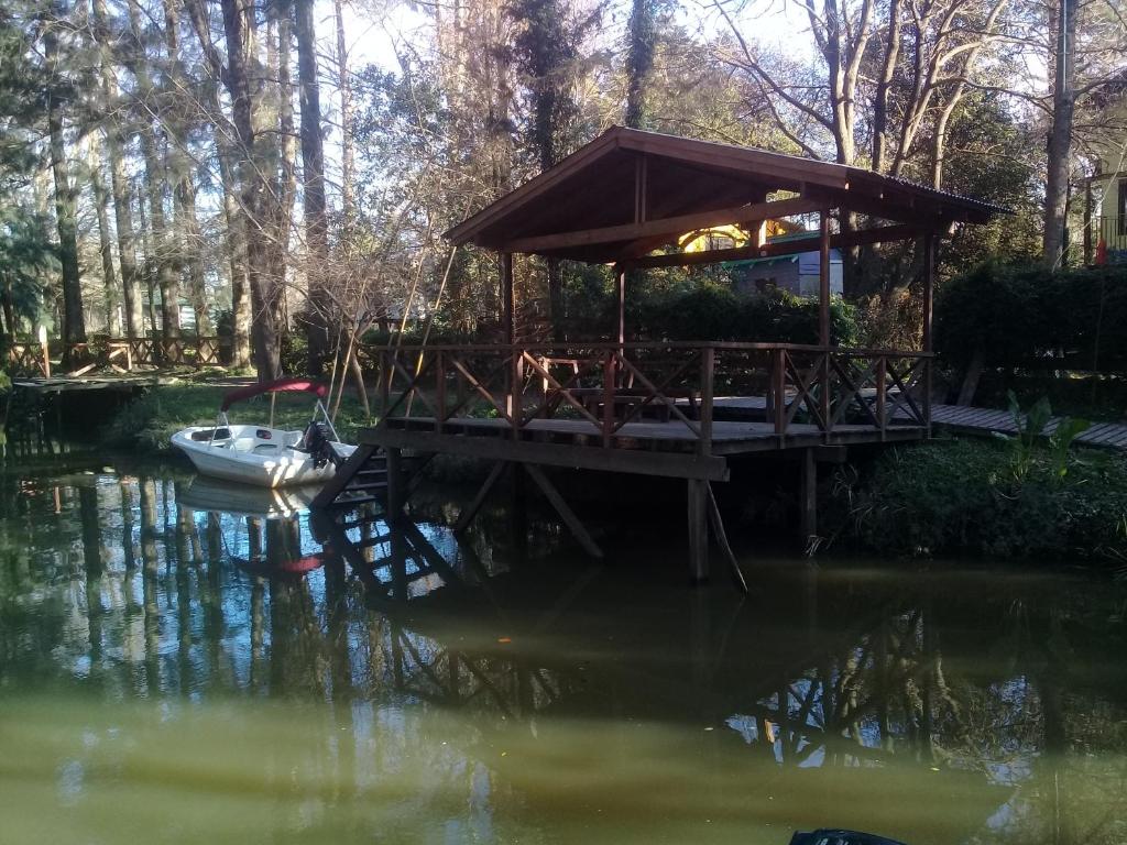 Cabanas Aqui y Ahora — Hotel in Tigre
