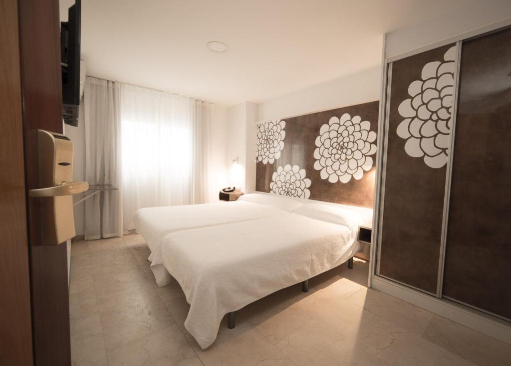 Sol Playa — Hotel rooms in Valencia, Valencian Community