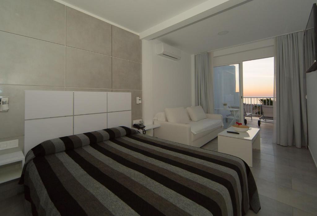 Sol Playa — Hotel rooms in Valencia, Valencian Community