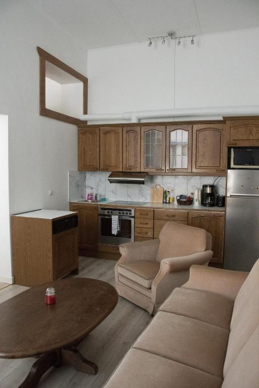 Aleksandri City Center Modern Apartment
