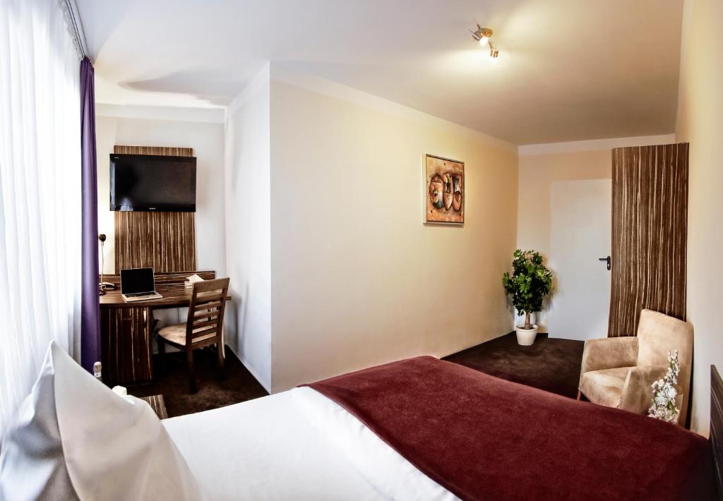 Hotel Famosa photo