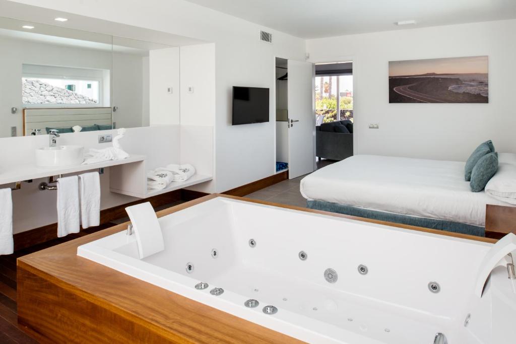 Hyde Park Lane Villas — Hotel rooms in Puerto del Carmen, Canary Islands