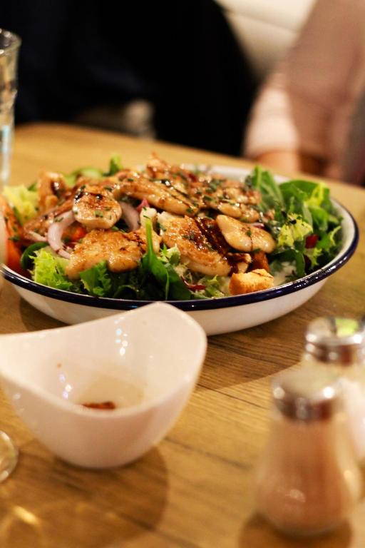 อาหารและเครื่องดื่ม