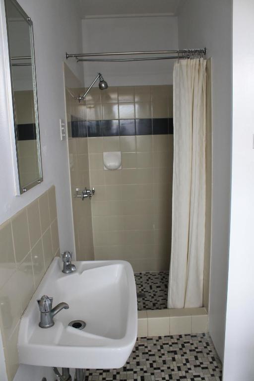 Hotel Beach House Nambour photo