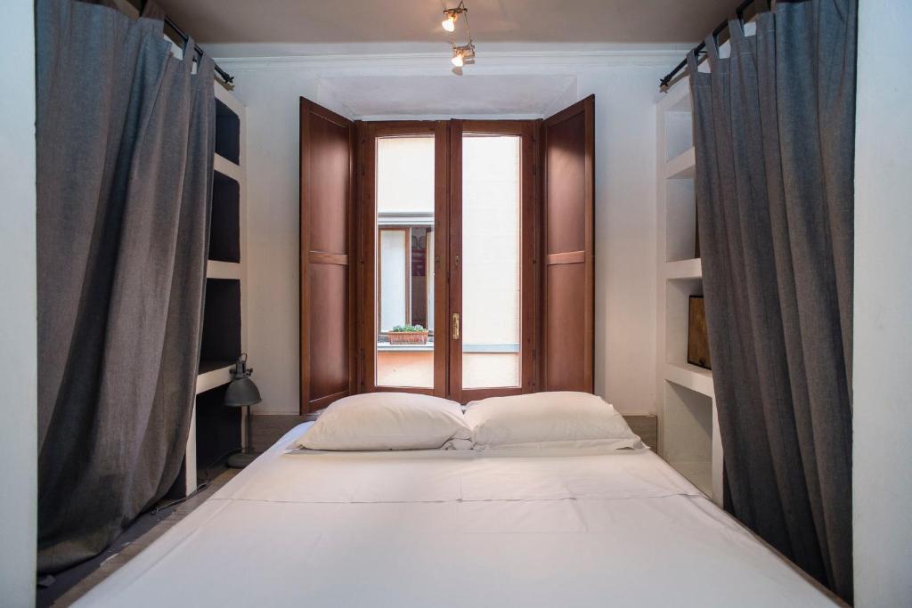 LIVING MILAN - VIA BRERA 23 photo