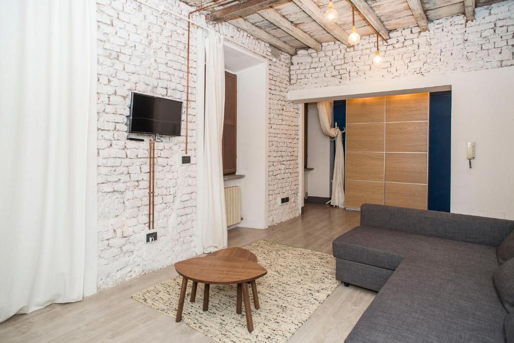 LIVING MILAN - VIA BRERA 23 — Hotel in Milan