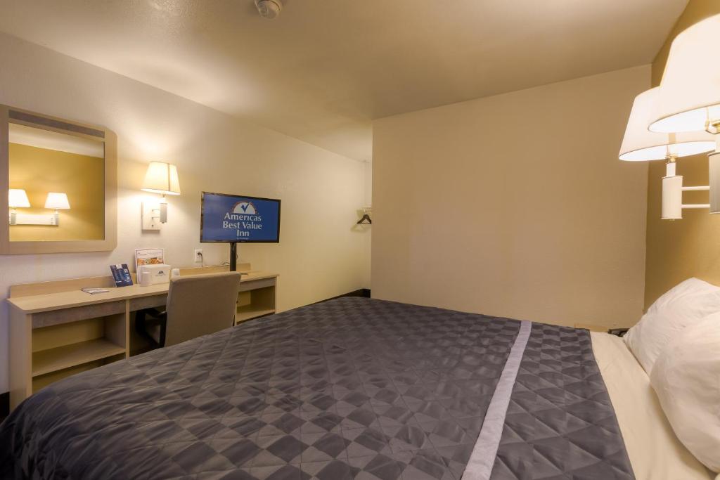 Americas Best Value Inn- Amarillo Airport/Grand Street Photo 10