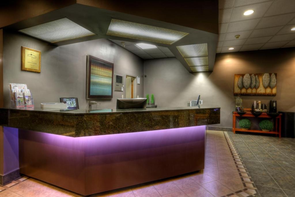 Travelodge by Wyndham Lloydminster photo