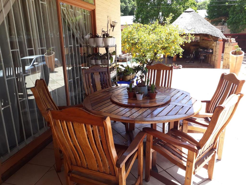 Upper Houghton Guesthouse photo