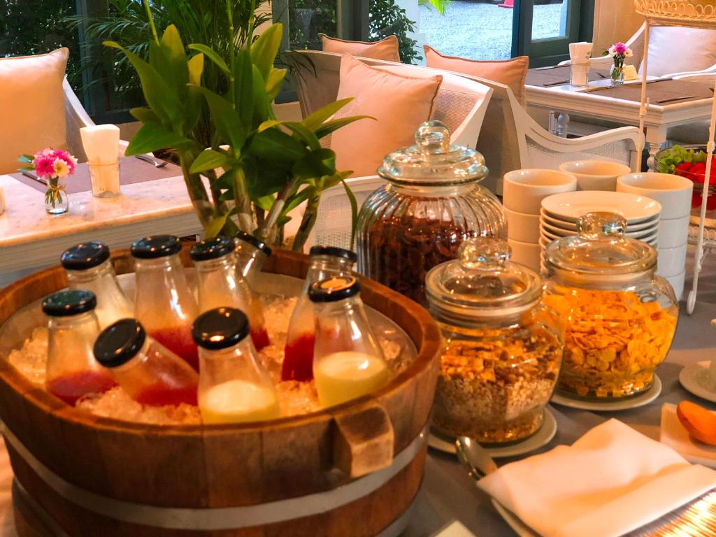 อาหารและเครื่องดื่ม