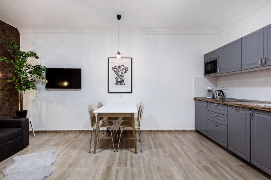 NY7 Apartment in downtown photo
