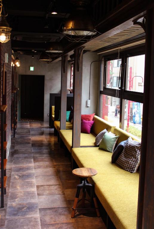 Shared lounge/TV area