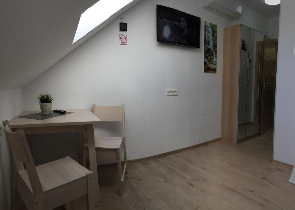 Sobe-Rooms Kvatric photo