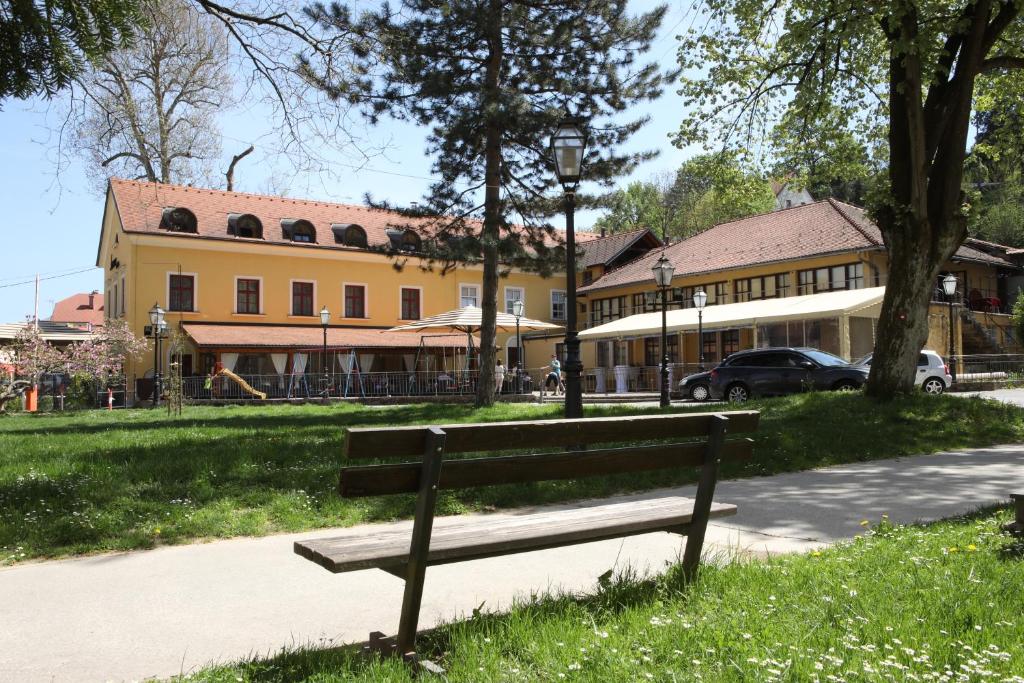 Hotel Lavica photo