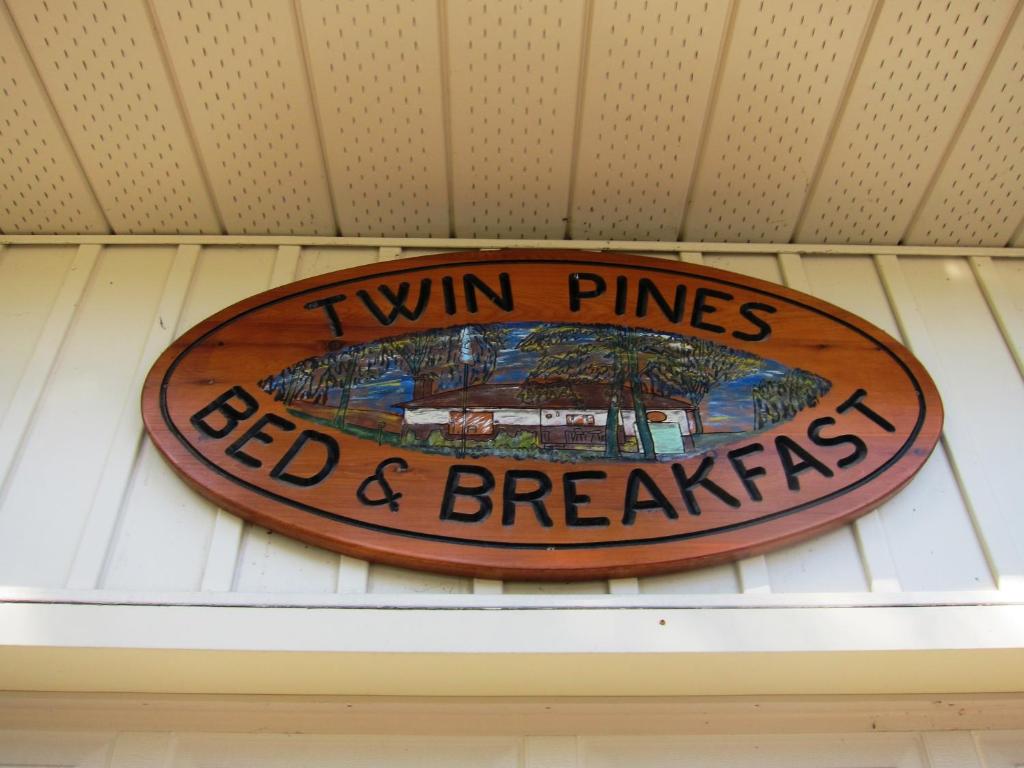 Twin Pines Bed and Breakfast in Peterborough, Canada - 100 reviews