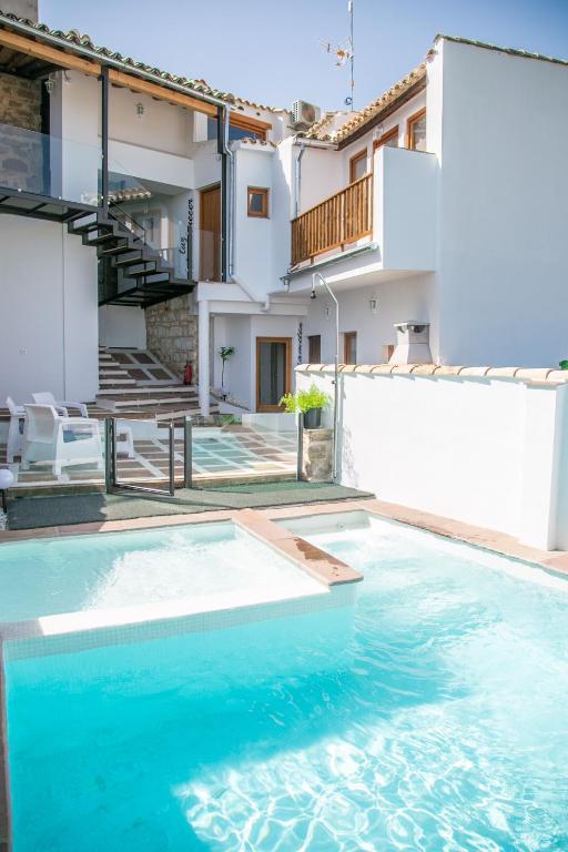 Apartamentos Turisticos La Casa Vieja — Hotel in Ubeda
