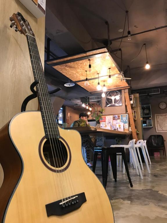 Shared lounge/TV area