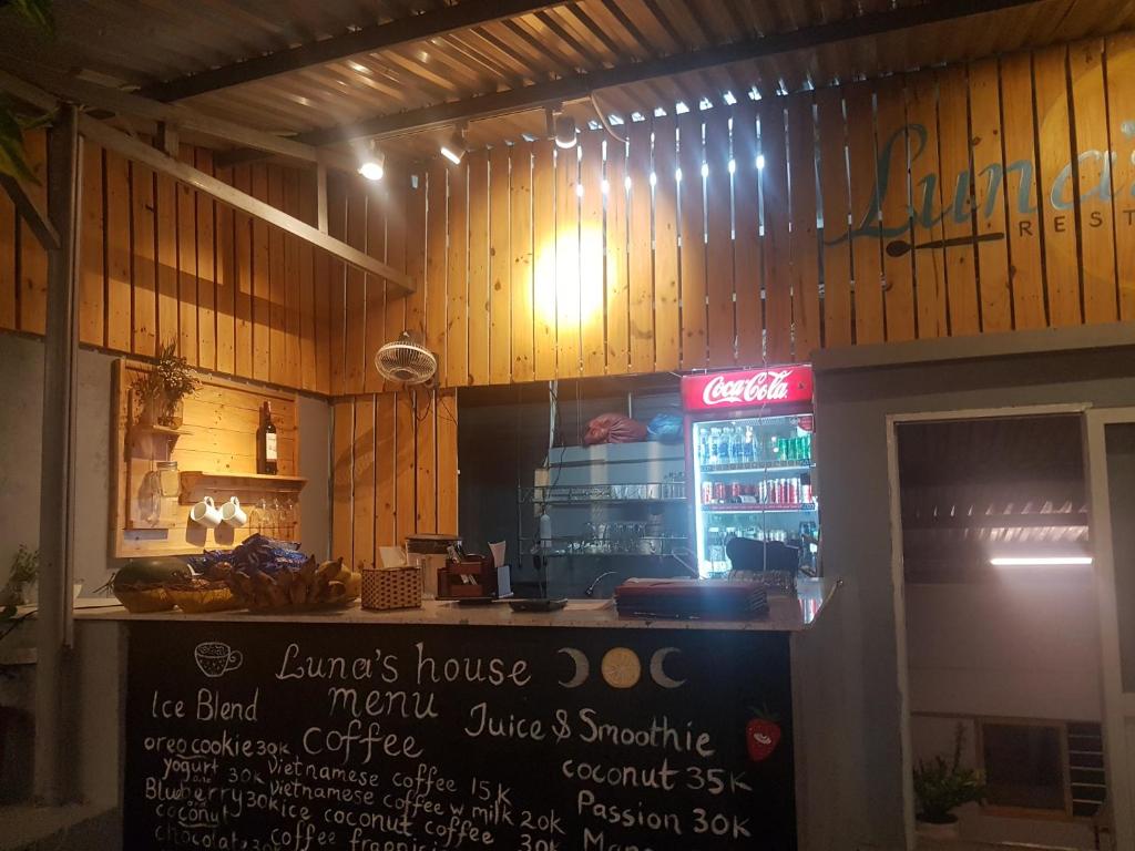 Luna's House Hostel photo