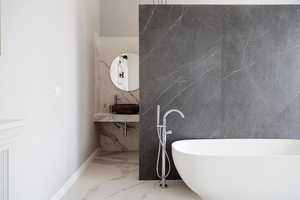 Le Bain Suite - accanto al Mare vicinissima a Ortigia e al Teatro, Syrakusy