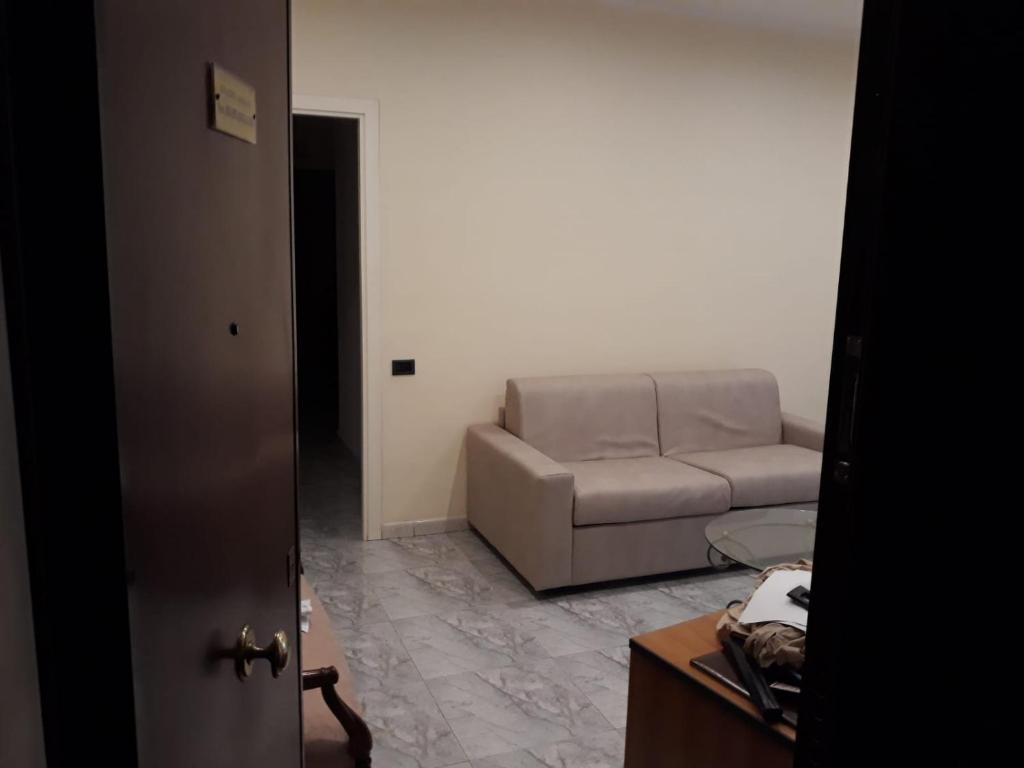 new home with garden, Neapol