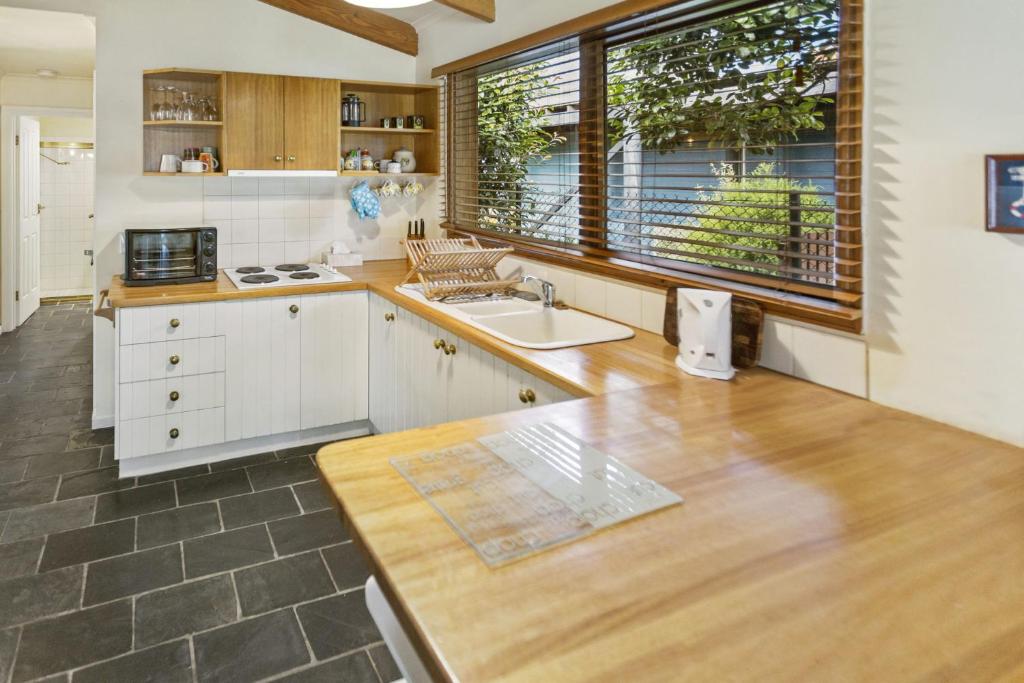 Cedar Cottage photo